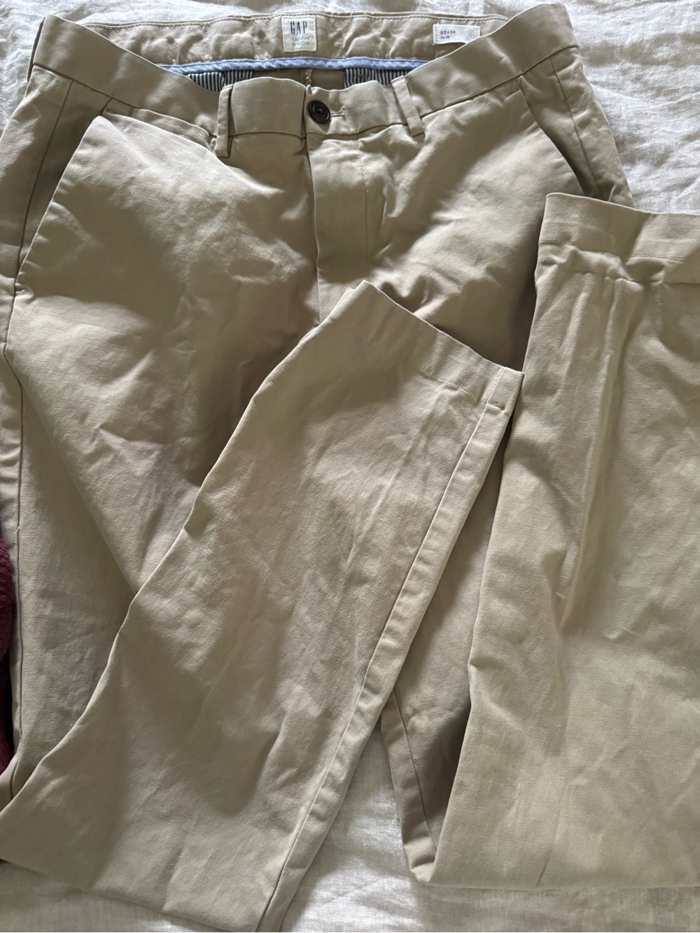 GAP Men's Chino Pants in Light Tan